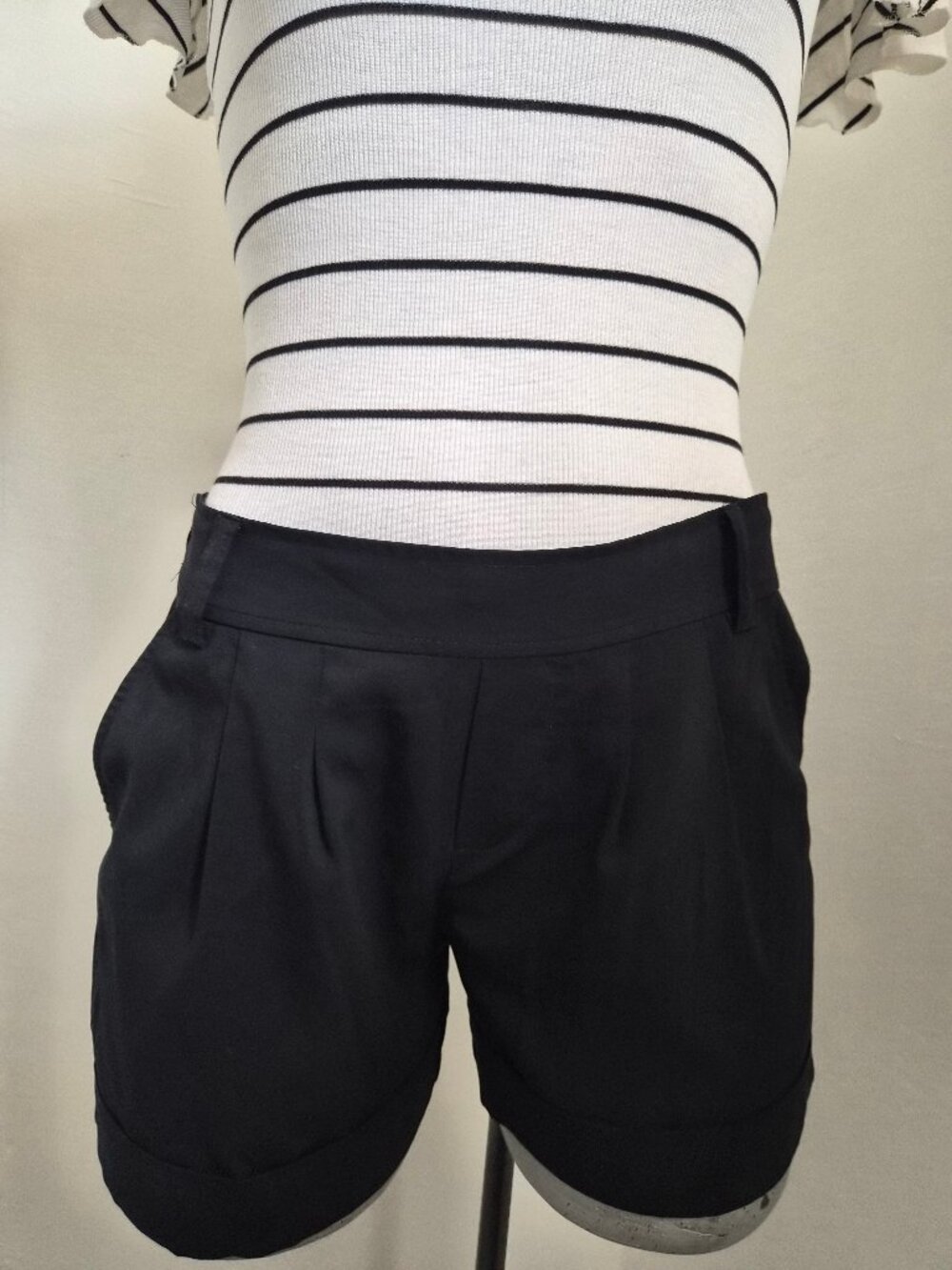 Frenchi Black Cuffed Shorts
